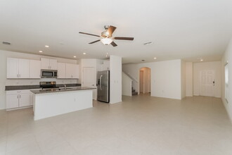 7333 Spring Snowflake Ave in Tampa, FL - Building Photo - Building Photo