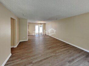 567 River View Dr in Lowell, NC - Building Photo - Building Photo