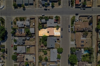304 E Santa Clara St in Avenal, CA - Building Photo - Building Photo