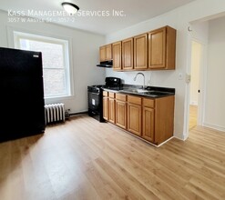 3057 W Argyle St in Chicago, IL - Building Photo - Building Photo