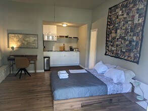 200 E Maxwell St in Lexington, KY - Building Photo - Building Photo