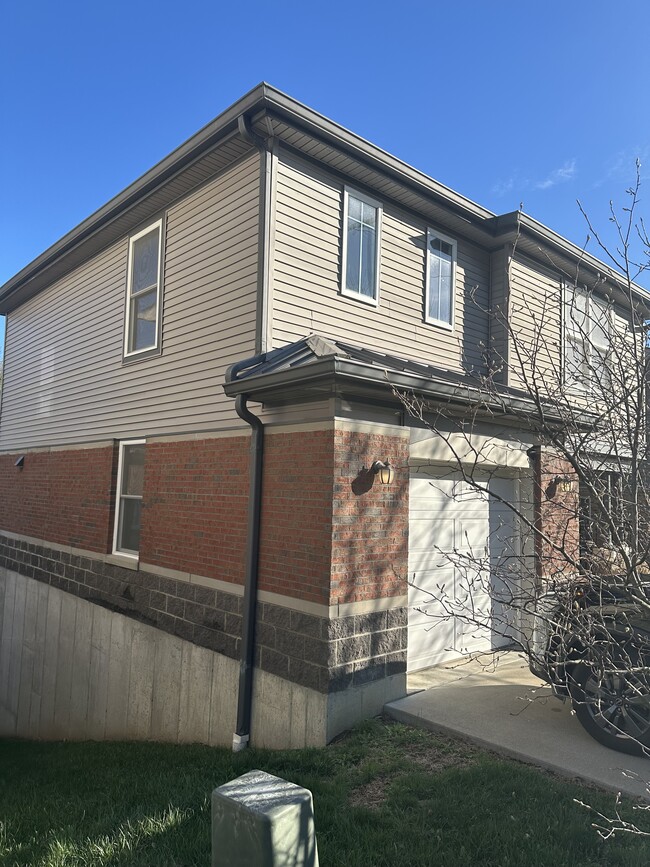 39 19th St in Newport, KY - Foto de edificio - Building Photo