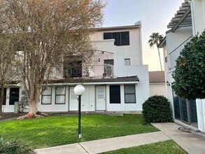 100 W Village Blvd in Laredo, TX - Building Photo - Building Photo