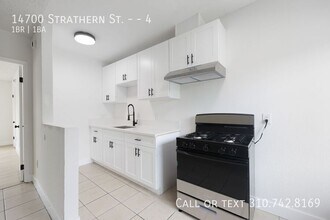 14700 Strathern St in Panorama City, CA - Building Photo - Building Photo