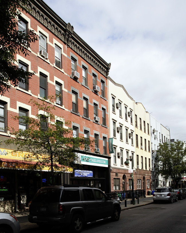 118 Bedford Ave in Brooklyn, NY - Building Photo - Building Photo