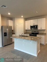 5700 SE Edgewater Cir in Stuart, FL - Building Photo - Building Photo