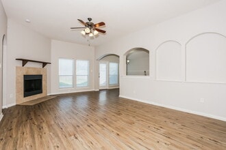 1225 Camden Yard Dr in Burleson, TX - Building Photo - Building Photo