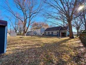 4914 W 58th St in Roeland Park, KS - Building Photo - Building Photo