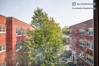 2752 Hampton Pkwy, Unit FL3-ID453 in Evanston, IL - Building Photo - Building Photo