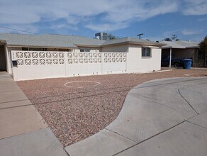 1812 S Hardy Dr in Tempe, AZ - Foto de edificio - Building Photo