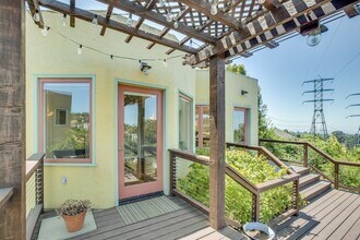 816 Everett Ave in Oakland, CA - Building Photo - Building Photo
