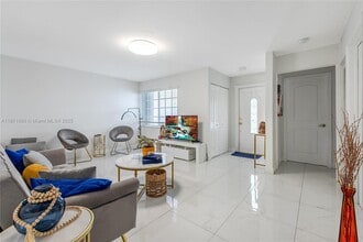 11451 SW 5th St in Miami, FL - Building Photo - Building Photo