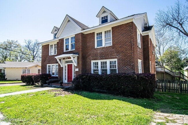 property at 803 N Congress St