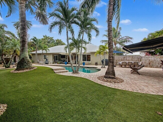 8121 SE Orchard Terrace in Hobe Sound, FL - Building Photo - Building Photo