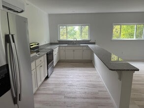 64 Pine St in Ellsworth, ME - Building Photo - Building Photo