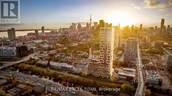 5 Defries St in Toronto, ON - Building Photo