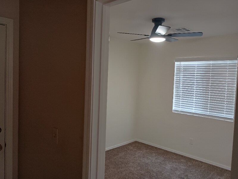 12345 6th St in Glendale, AZ - Building Photo