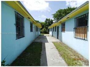 1320 NW 5th Ave in Homestead, FL - Building Photo - Building Photo