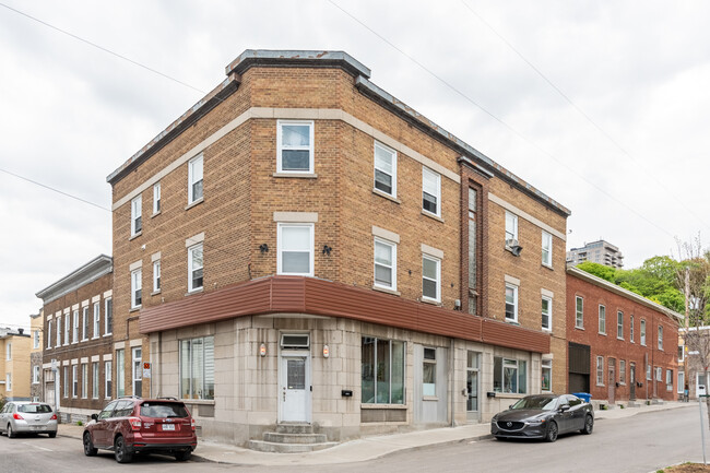 553 Saint-Sauveur Rue