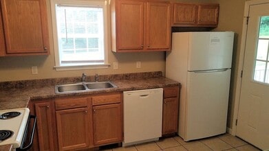 3982 Howard Gap Rd in Hendersonville, NC - Building Photo - Building Photo