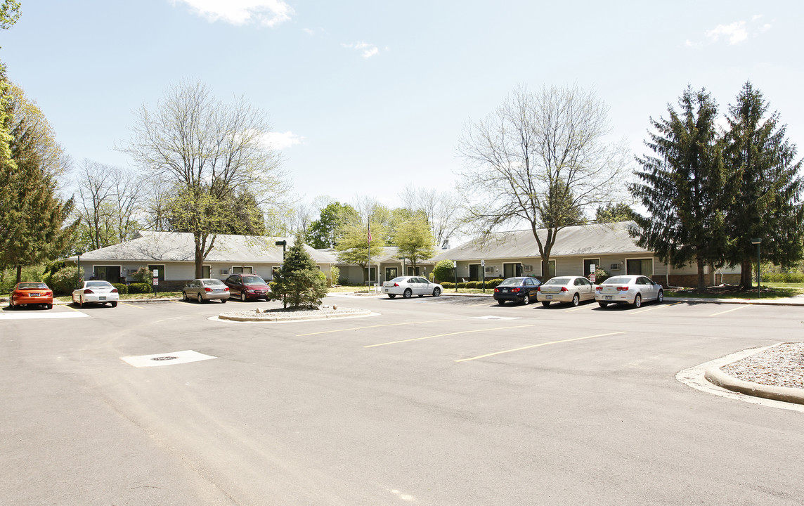 Indian Oaks in Tecumseh, MI - Foto de edificio