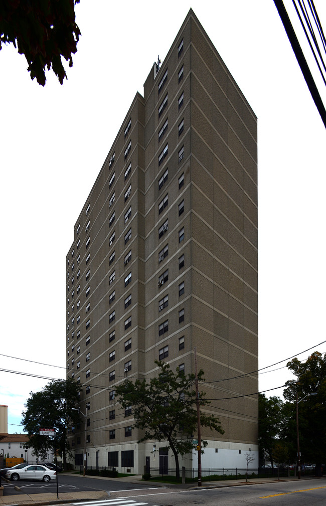 Carroll Towers in Providence, RI - Foto de edificio - Building Photo