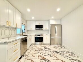 1104 11th St in Santa Monica, CA - Building Photo - Building Photo