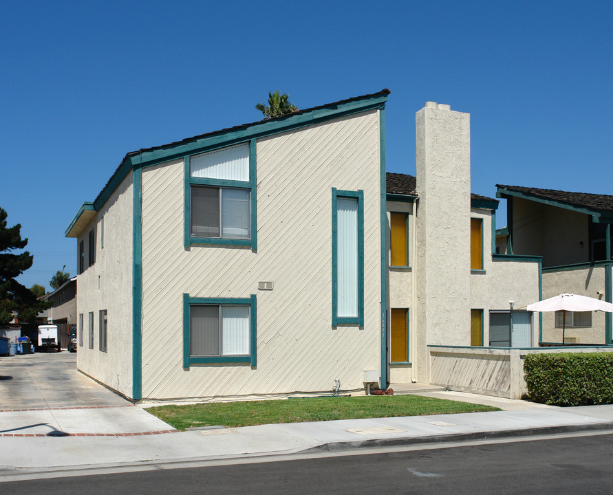 16881 Green St in Huntington Beach, CA - Building Photo