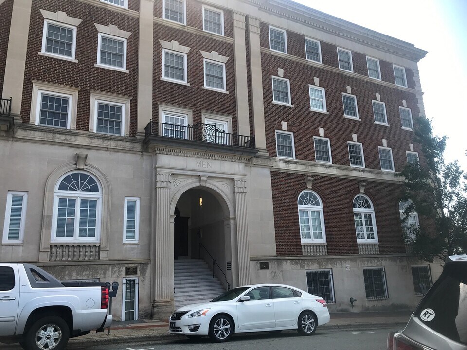 315 N Spruce St in Winston-Salem, NC - Building Photo