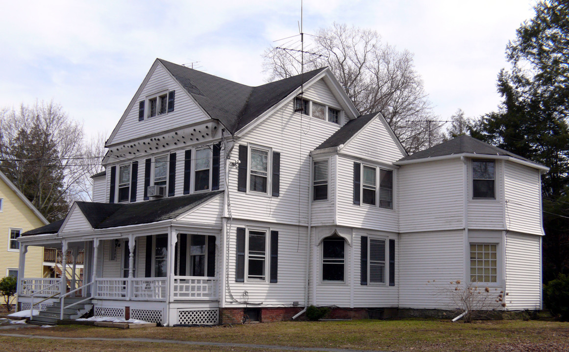 6-8 Church St in Carmel, NY - Foto de edificio
