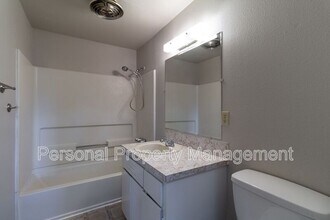 10901 NE 7th St in Vancouver, WA - Building Photo - Building Photo