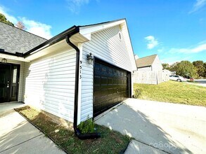 9513 Isaac Hunter Dr in Charlotte, NC - Building Photo - Building Photo