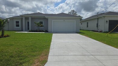 161 Antilla Dr in Rotonda West, FL - Building Photo - Building Photo
