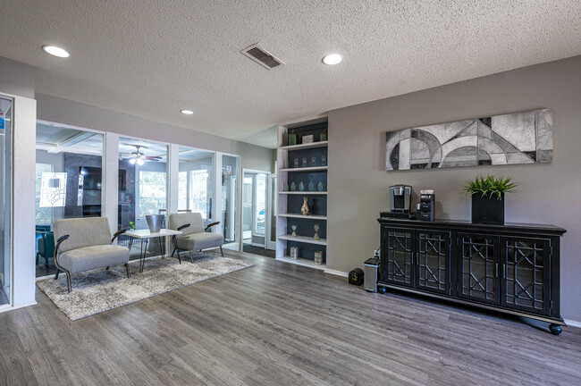 Preston Oaks in Dallas, TX - Building Photo - Interior Photo