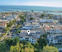 319 Heliotrope Ave in Newport Beach, CA - Building Photo - Building Photo