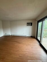 300 Meridian St in Boston, MA - Building Photo - Building Photo