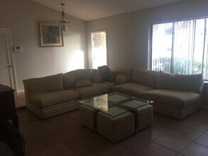 4135 Bay Laurel Way in Boca Raton, FL - Building Photo - Building Photo