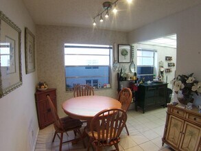 571 Capri L in Delray Beach, FL - Building Photo - Building Photo