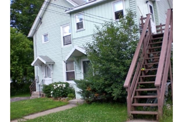 12 Geno Ave in Rutland, VT - Foto de edificio - Building Photo