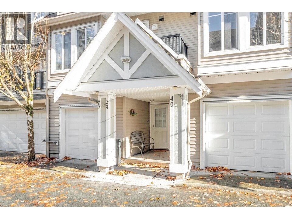 19141-19124 124 Ave in Pitt Meadows, BC - Building Photo