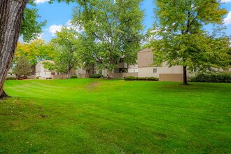 7373 W Florida Ave in Lakewood, CO - Building Photo - Building Photo