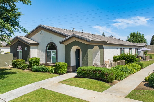 Old River Place in Bakersfield, CA - Foto de edificio - Building Photo
