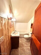 828 Cove Rd in Weirton, WV - Building Photo - Building Photo