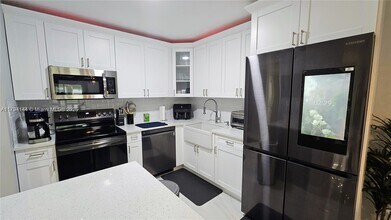 5680 SW 3rd Pl in Margate, FL - Building Photo - Building Photo