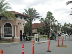 5554 Metrowest Blvd, Unit Apartment N0. 204 in Orlando, FL - Building Photo - Building Photo