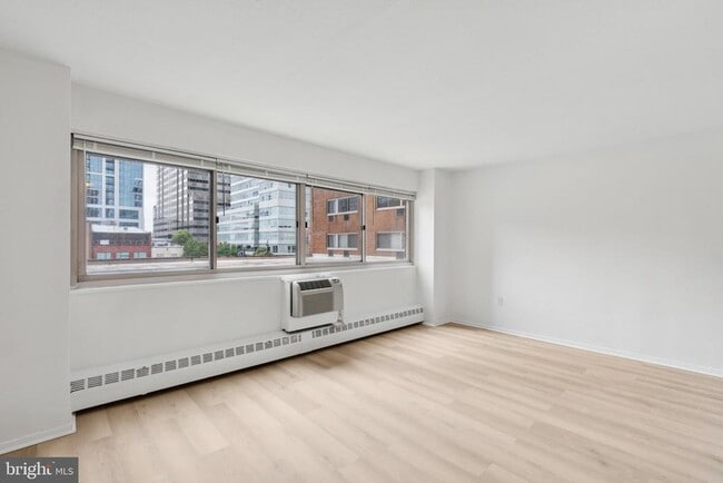 property at 2101 Chestnut St