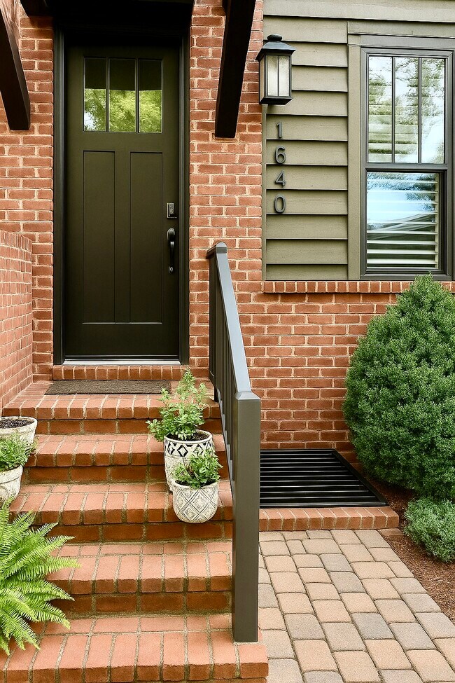 property at 1640 Kenilworth Ave