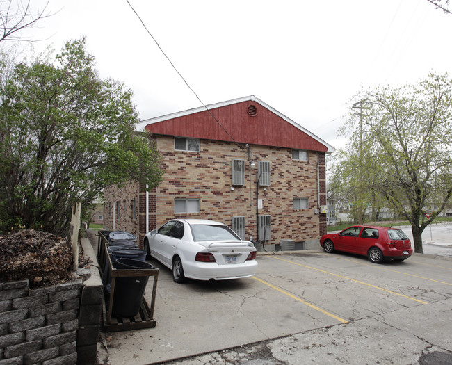 Underwood Apartments in Omaha, NE - Building Photo - Building Photo