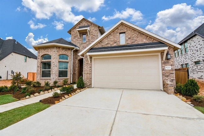 property at 923 Orange Zest Ln