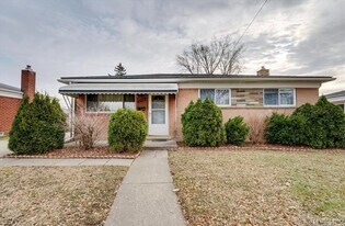32536 Warner Dr in Warren, MI - Building Photo